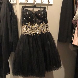 Tony Bowls semi formal size 10